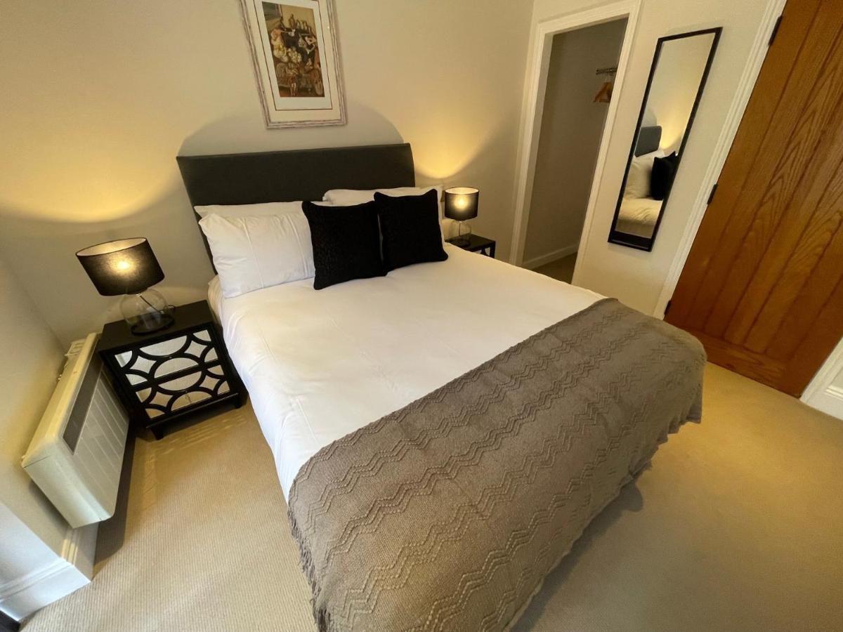 Hotel The Crown Of Cookham Extérieur photo