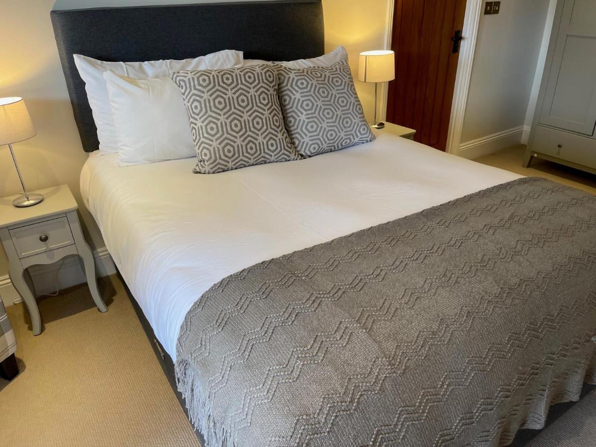Hotel The Crown Of Cookham Extérieur photo